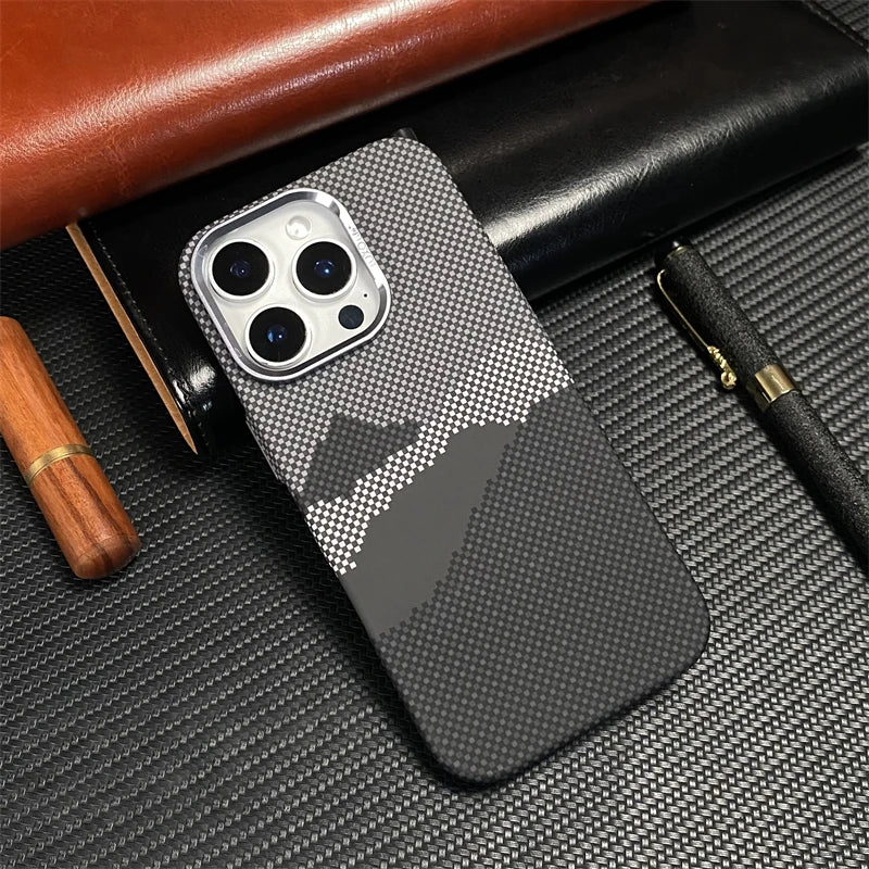 Stratos Plaid MagSafe Case