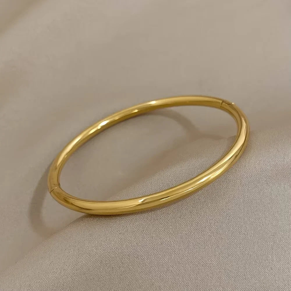 Soléa Gold Cuff Bracelet