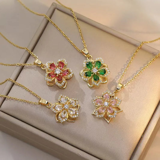 Elodie Flower Necklace